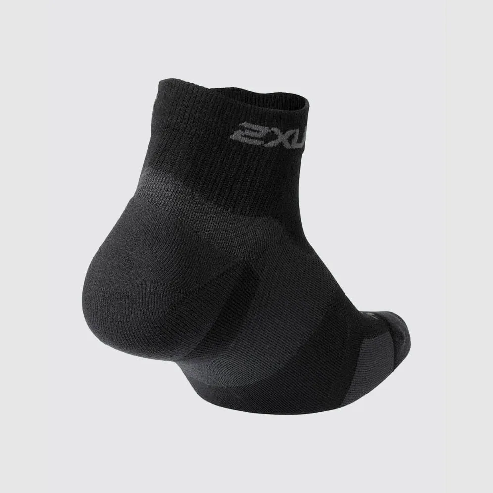 2XU - Vectr Light Cushion 1/4 Crew Compression Socks - Black/Titanium