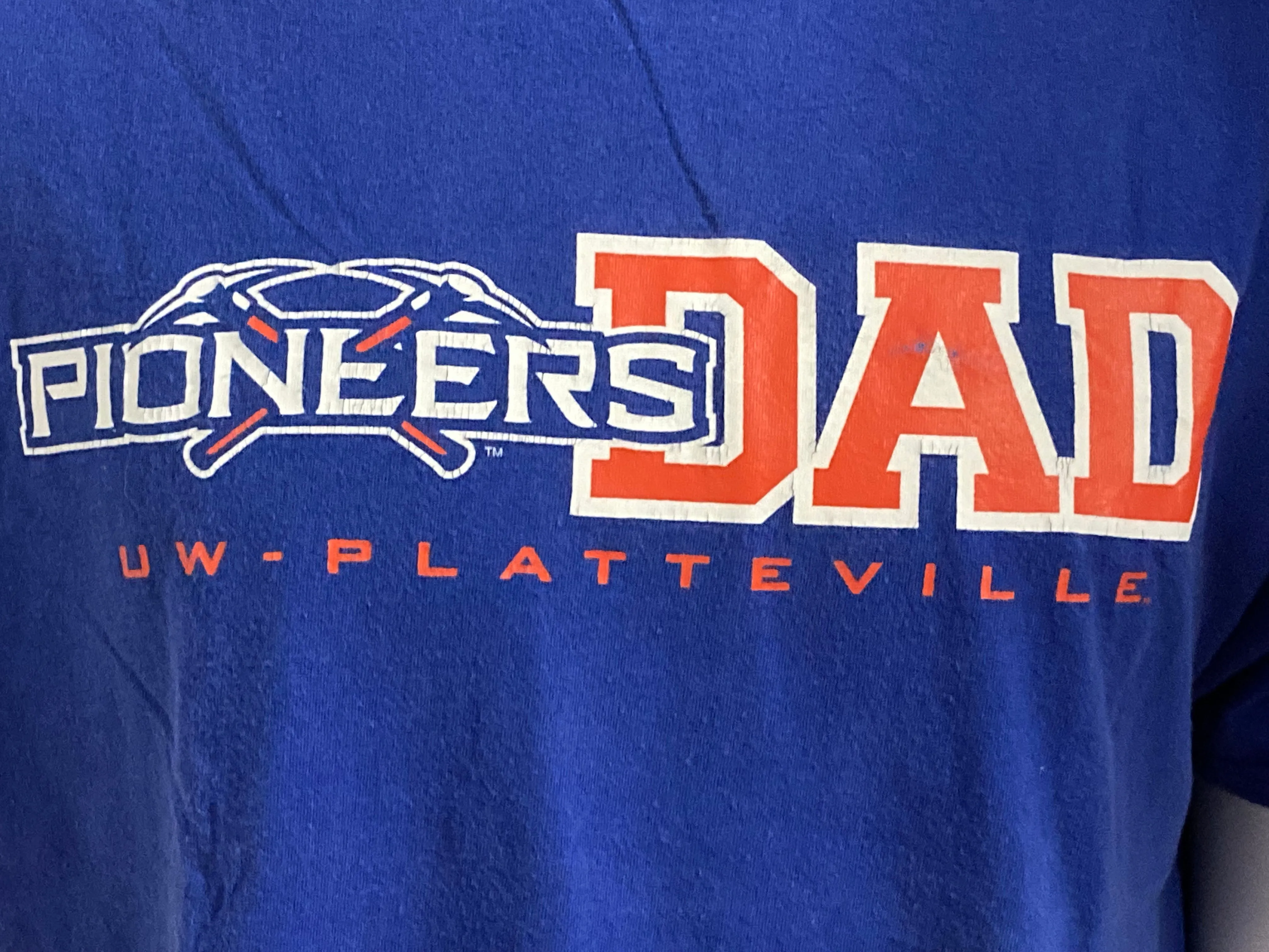 CHAMPION "PIONEERS DAD" UW PLATTEVILLE Graphic Print Adult T-Shirt Tee Shirt XL Xtra Extra Large Blue Shirt