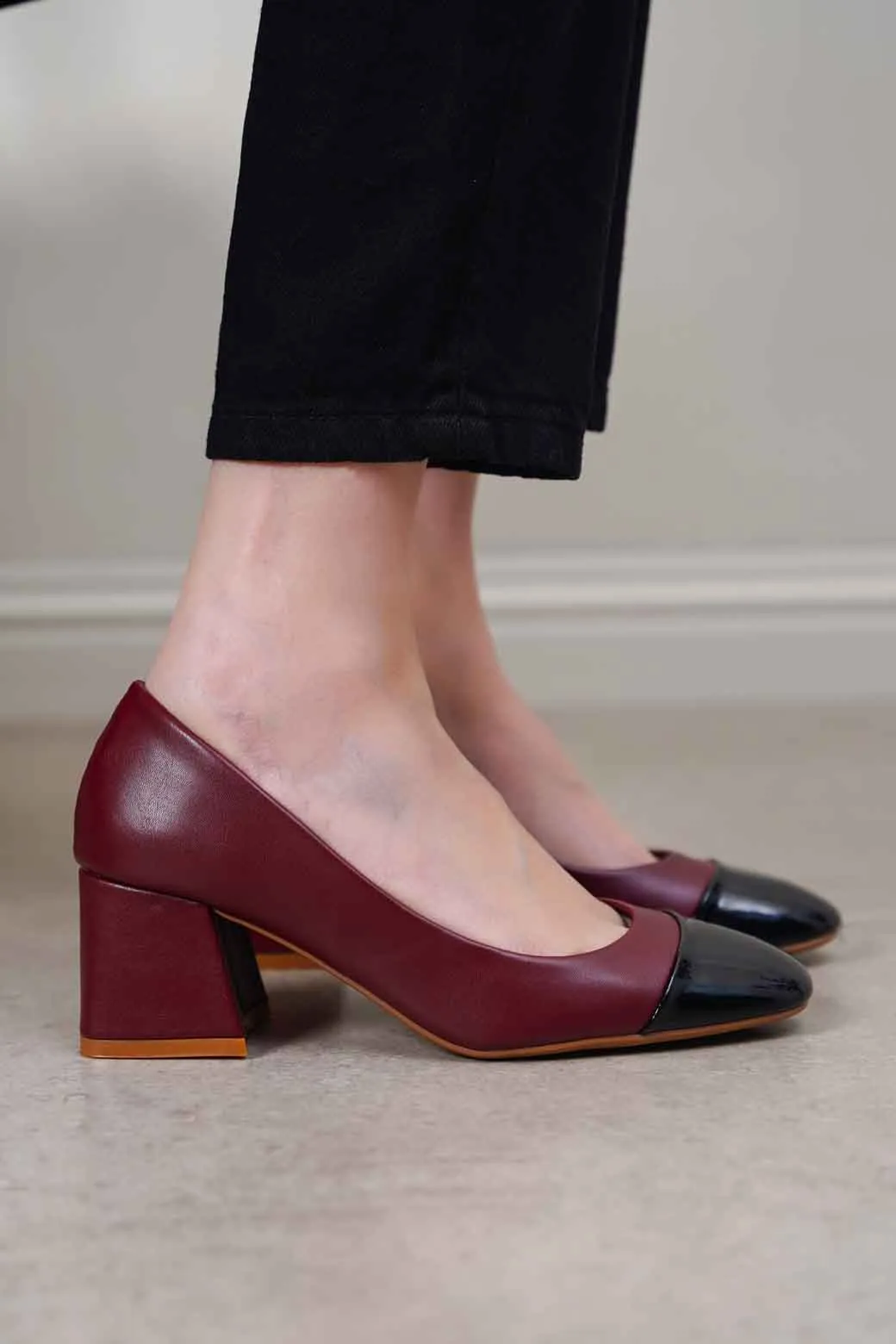 CONTRAST BLOCK HEELS