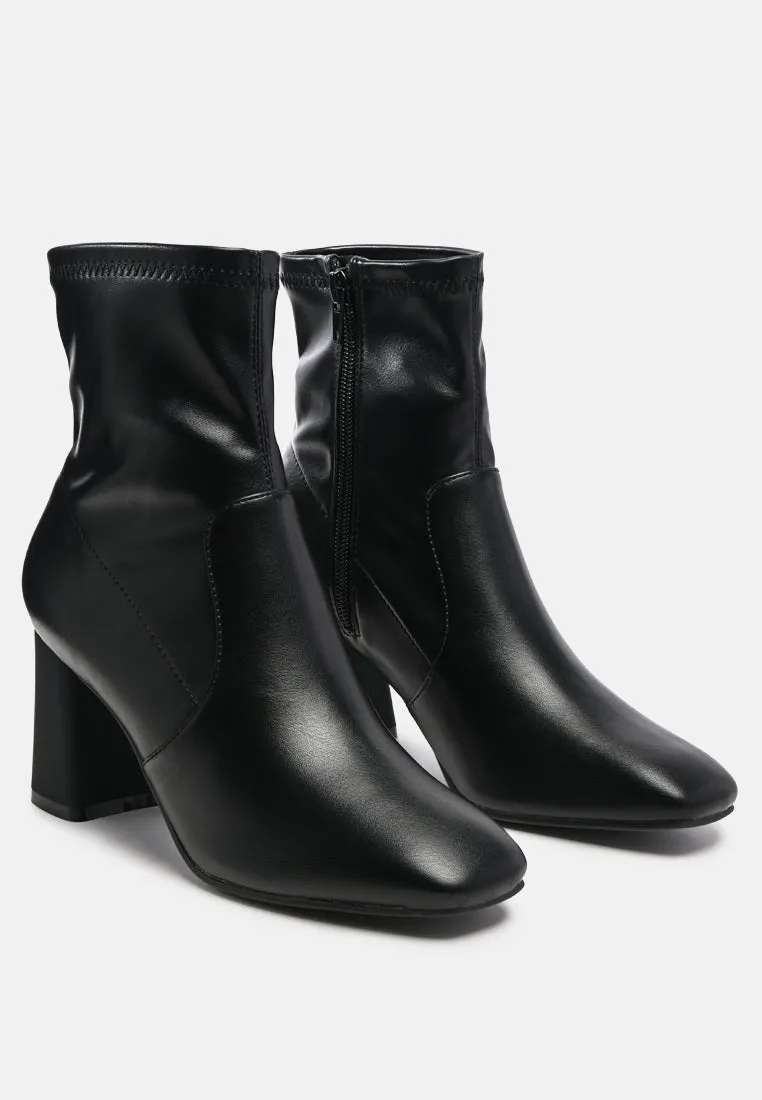 Daffofil Block Heeled Ankle Boots