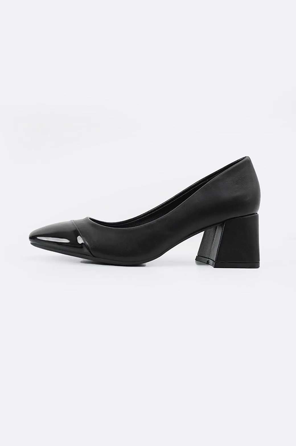 MONOCHROME BLOCK HEELS