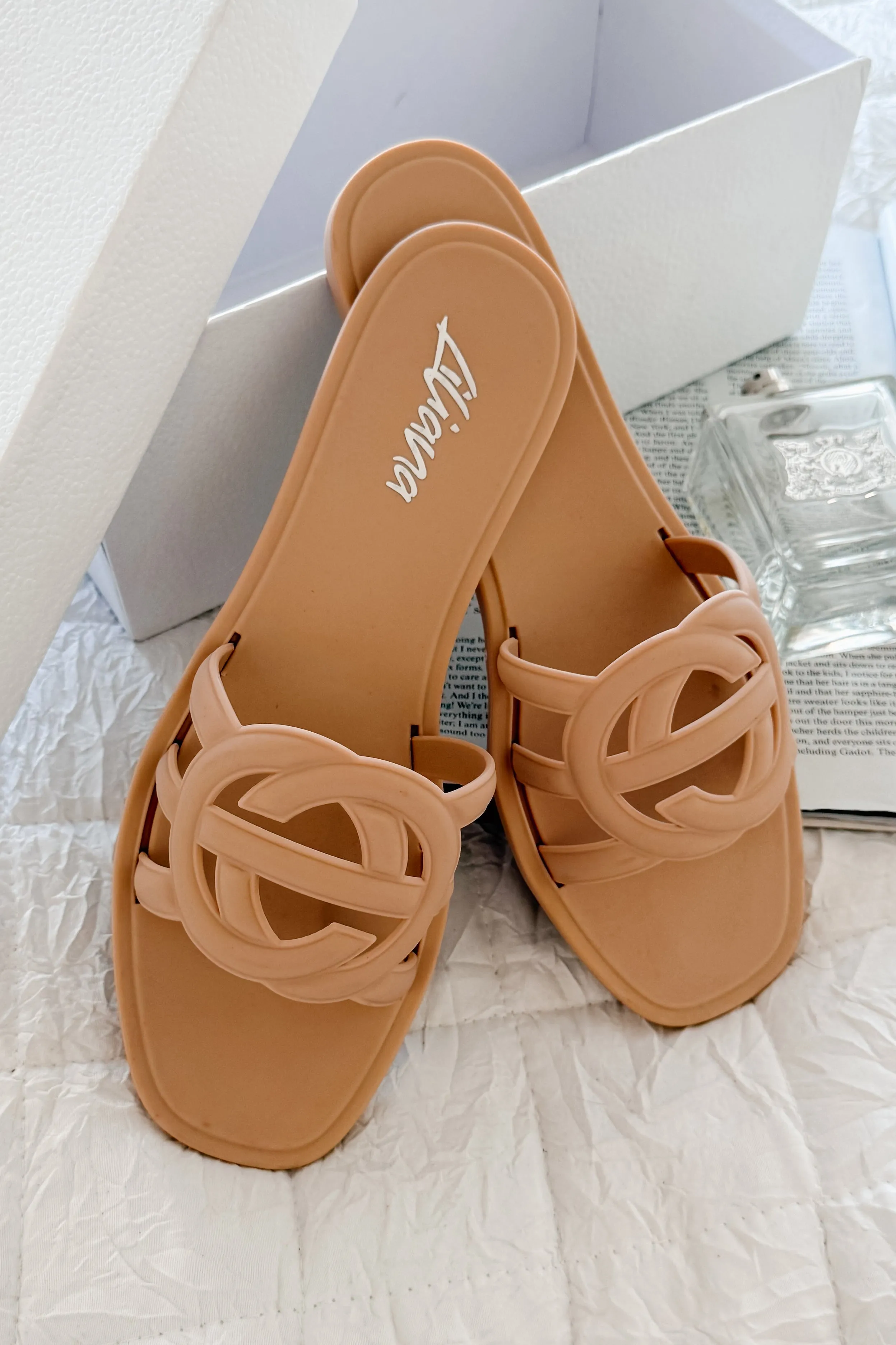 Party Animal Cut-Out Jelly Sandals (Nude)