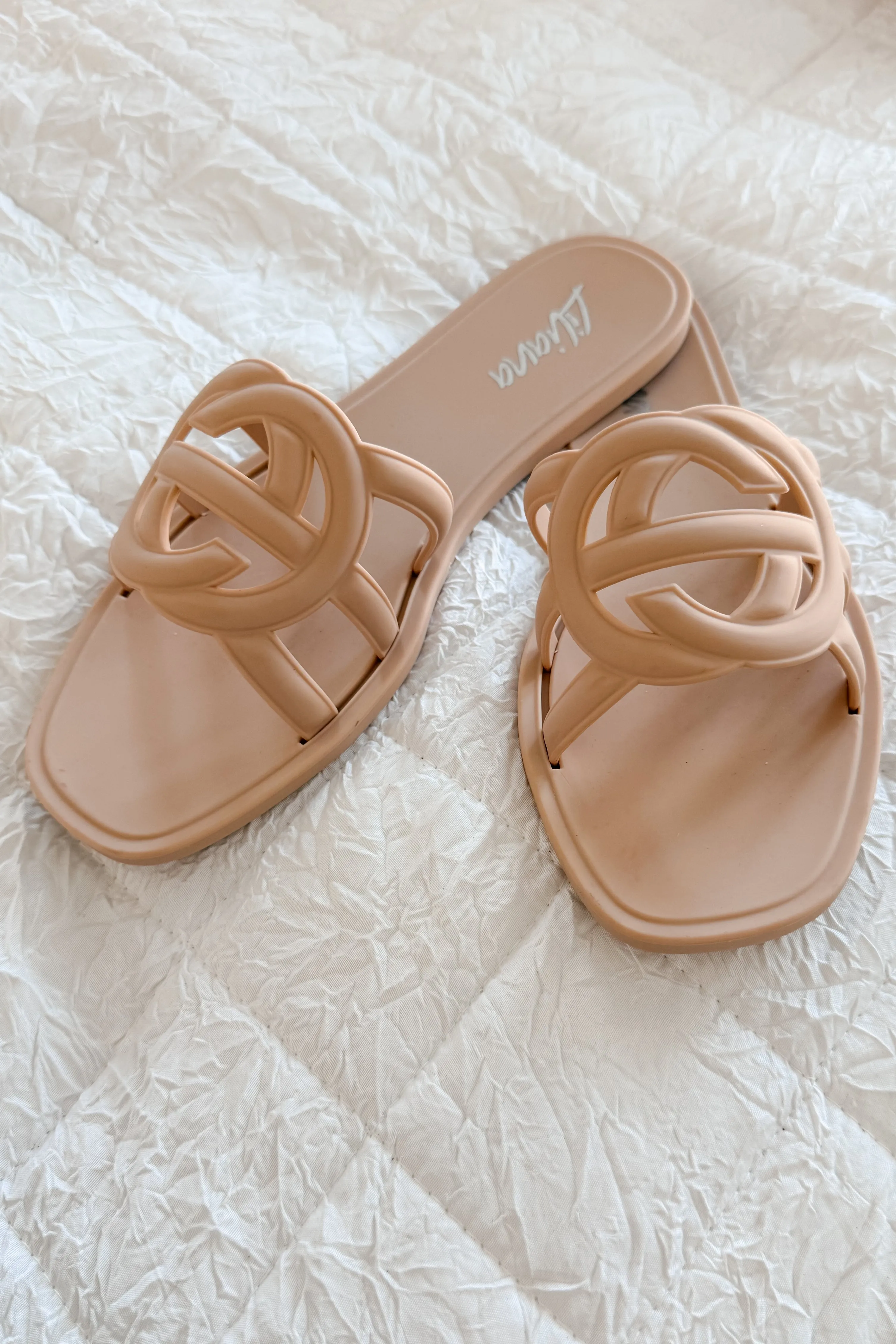 Party Animal Cut-Out Jelly Sandals (Nude)