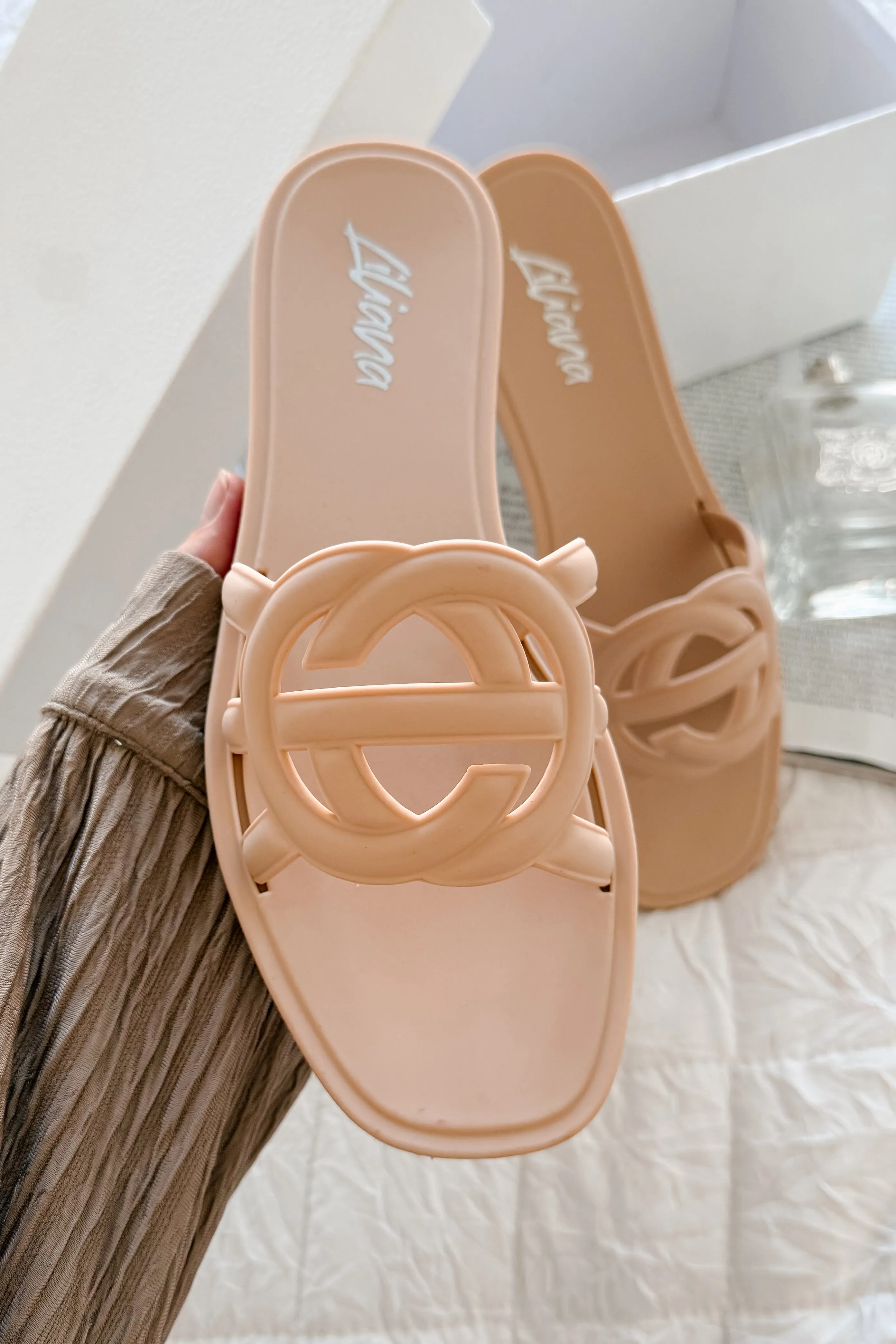 Party Animal Cut-Out Jelly Sandals (Nude)